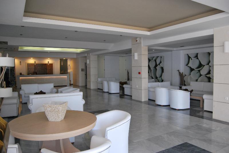 מלון Semiramis Village הרסוניסוס