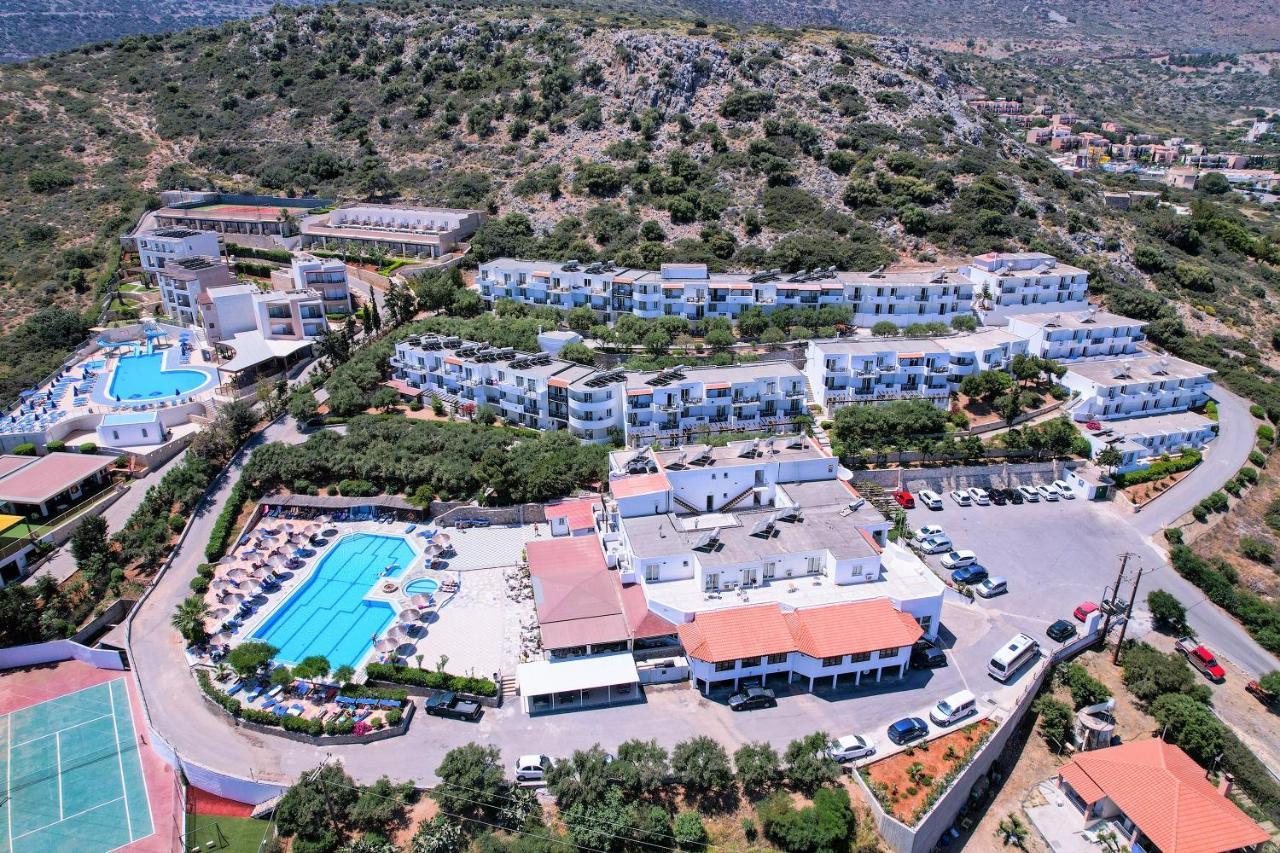 Semiramis Village Hotel 4*